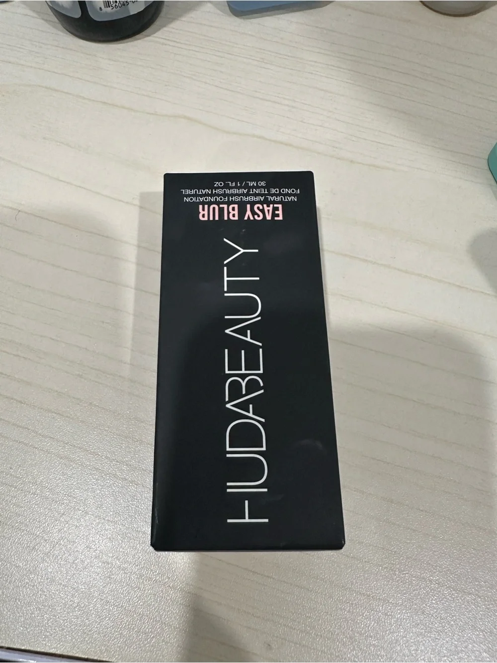 HUDA BEAUTY Easy Blur Foundation - Black & Pink Accents